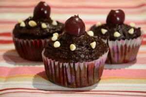 meggyes-csokolades-cupcake-recept